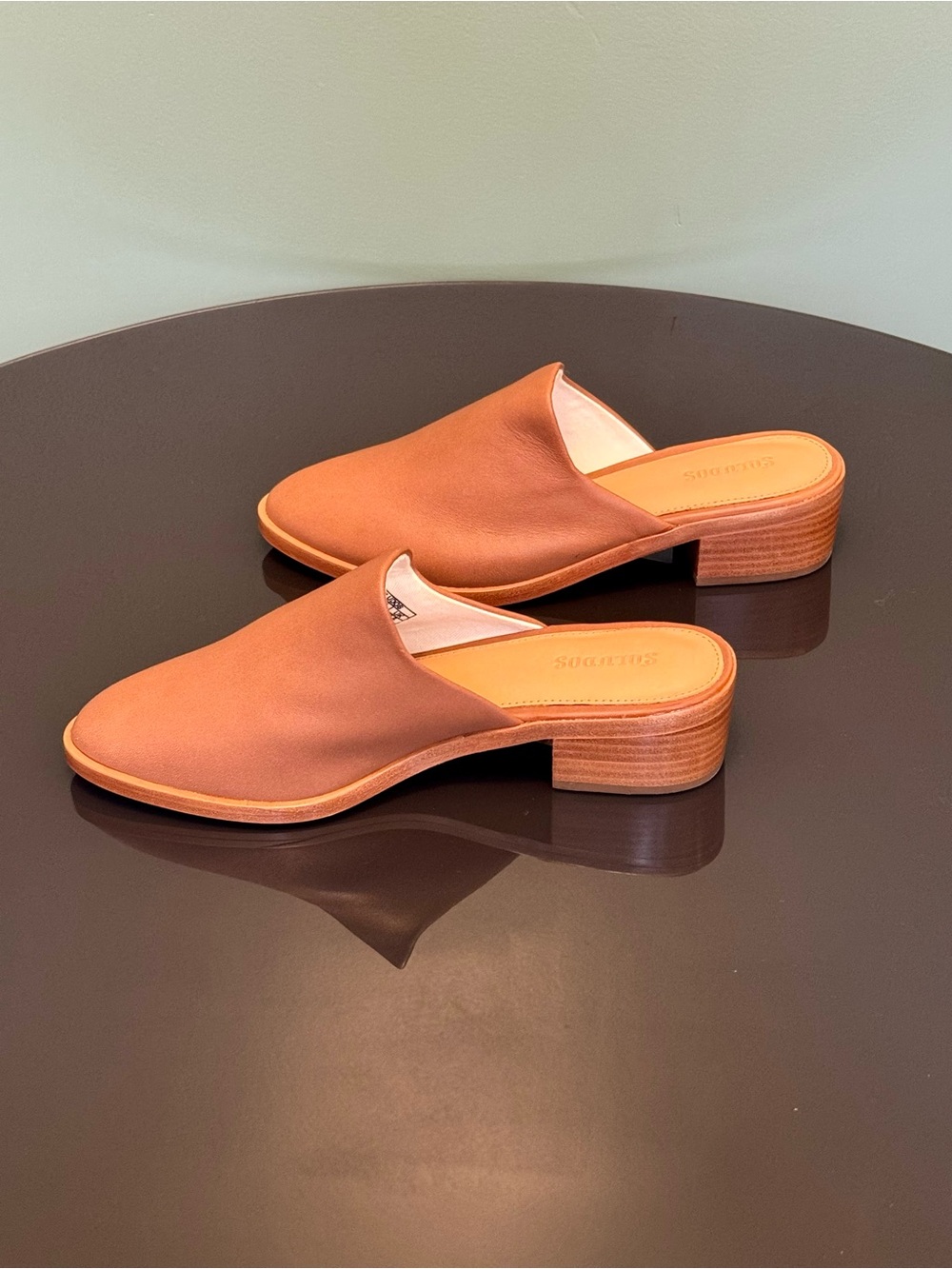 Brand New, Never Worn! Women’s Soludos Leather Slip-On Mules in Tan - Picture 5 of 5